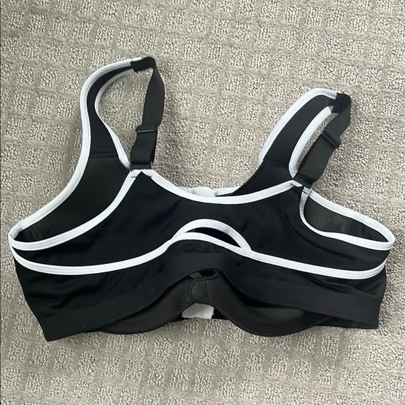 Victoria’s Secret Knockout Front Close Zip Front Black and White Sports Bra 38C - Picture 3 of 4